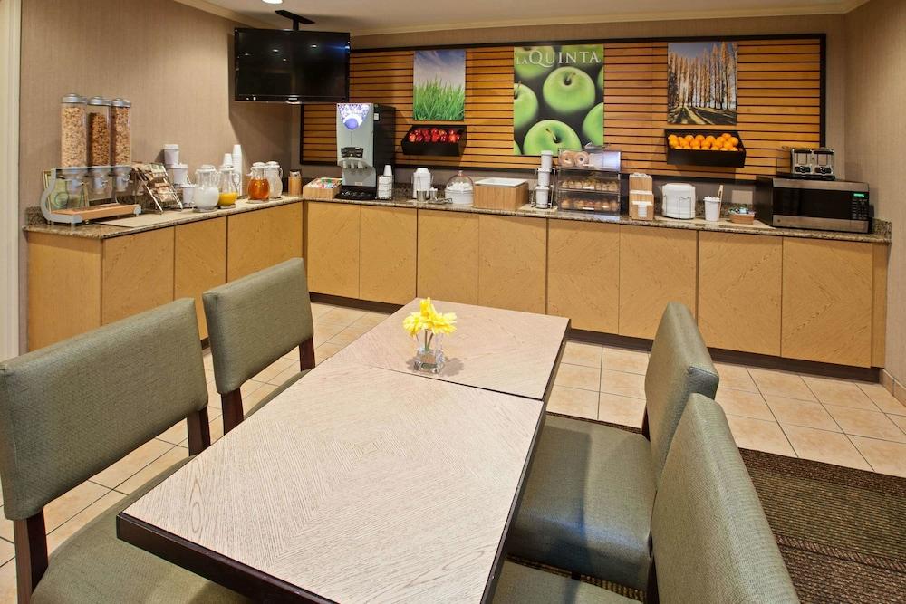 La Quinta By Wyndham Airport 3*