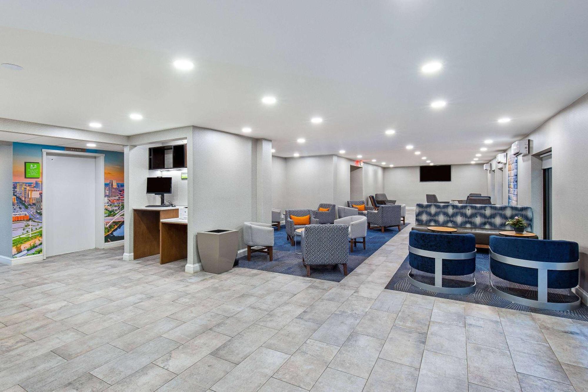 La Quinta By Wyndham Airport 3*