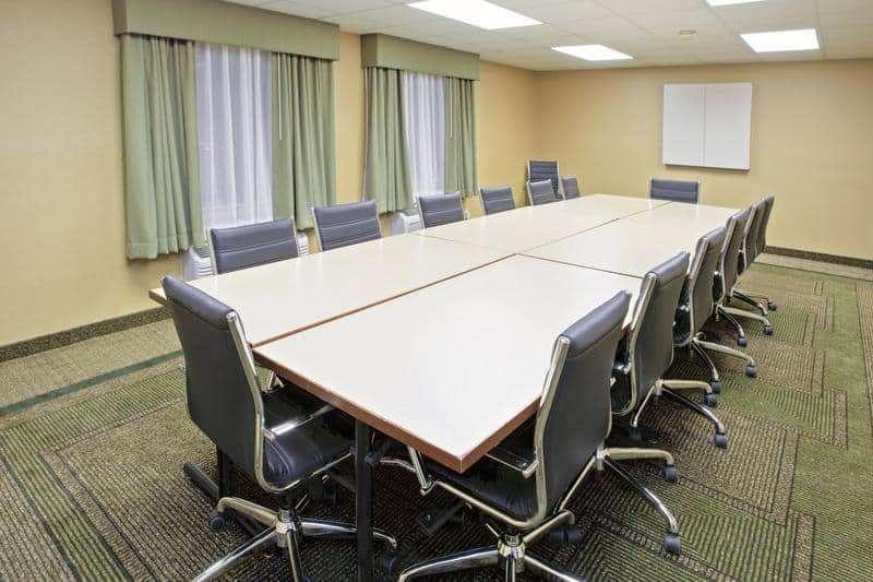 La Quinta By Wyndham Airport Hotel 3*