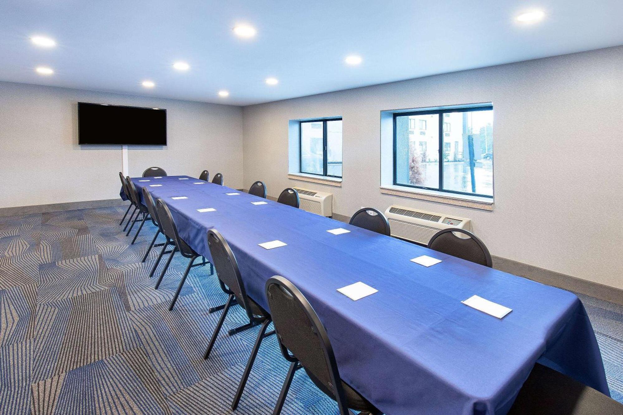 La Quinta By Wyndham Airport Hotel 3*