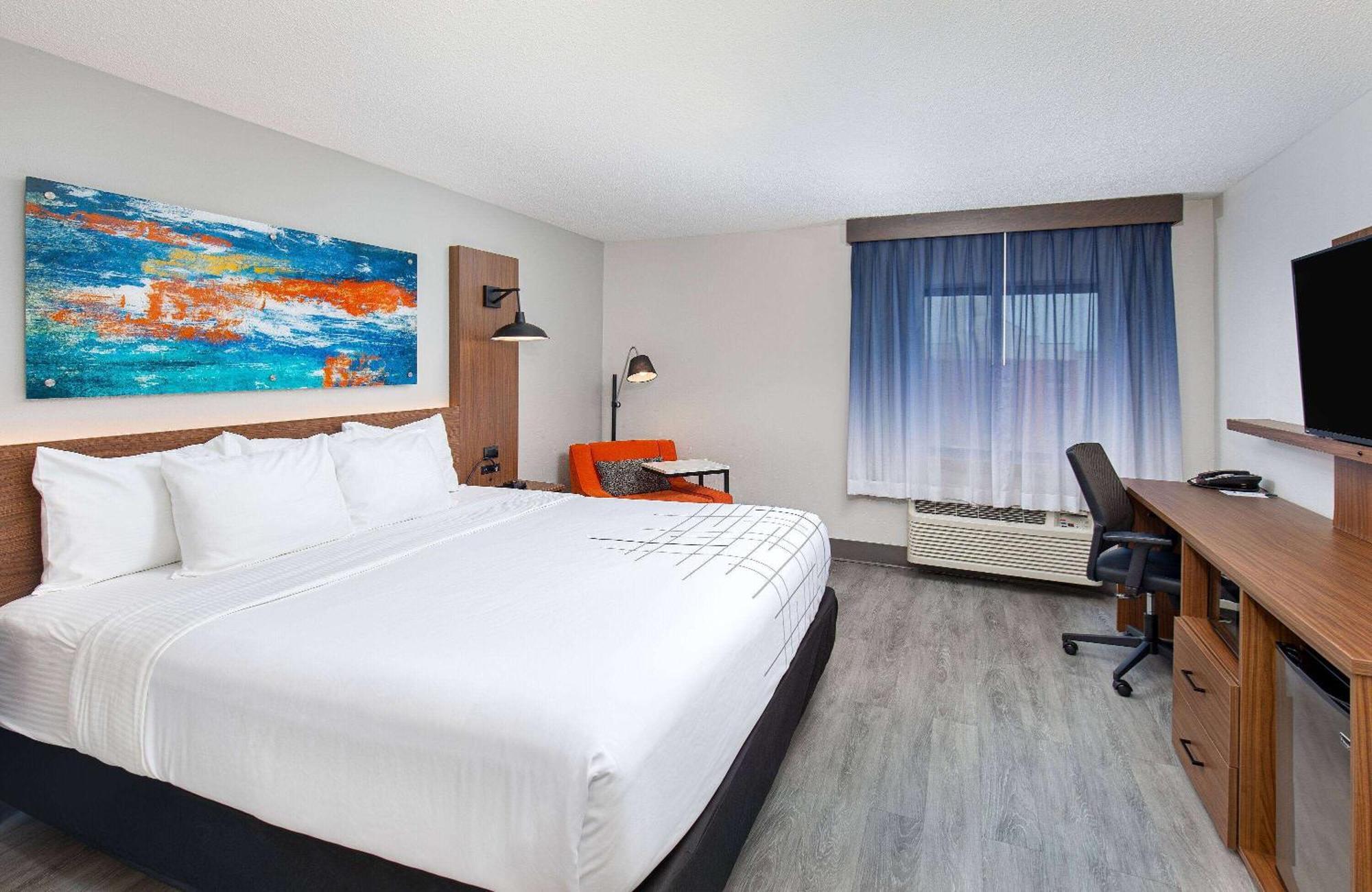 La Quinta By Wyndham Airport Hotel 3*