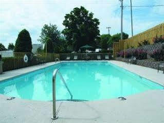 La Quinta By Wyndham Airport Hotel